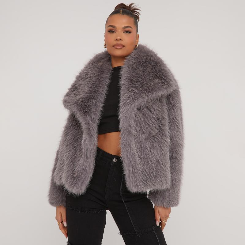 VICTORIA | Trendy Oversized Collar Detail Cropped Winter Jacket